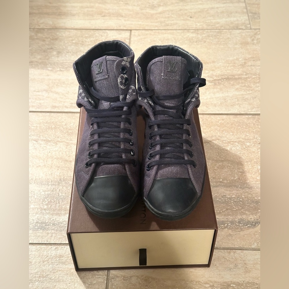 LOUIS VUITTON DENIM SNEAKERS - SIZE 39